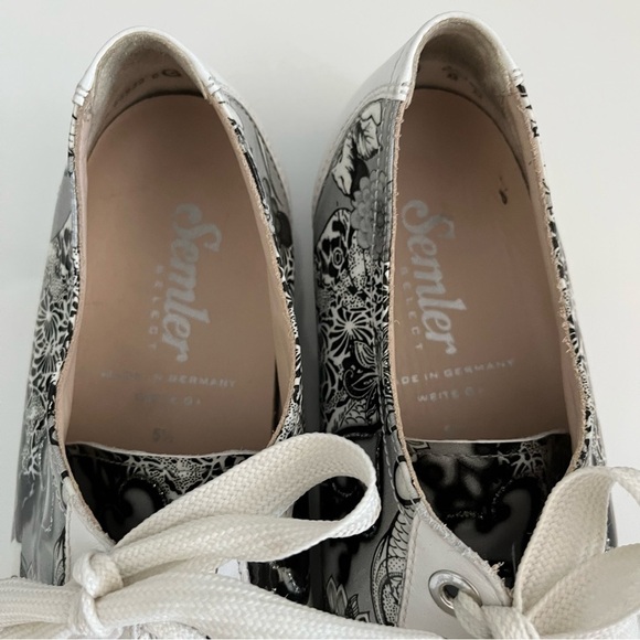 Stylish White and Black Women's Shoes - Picture 8 of 9